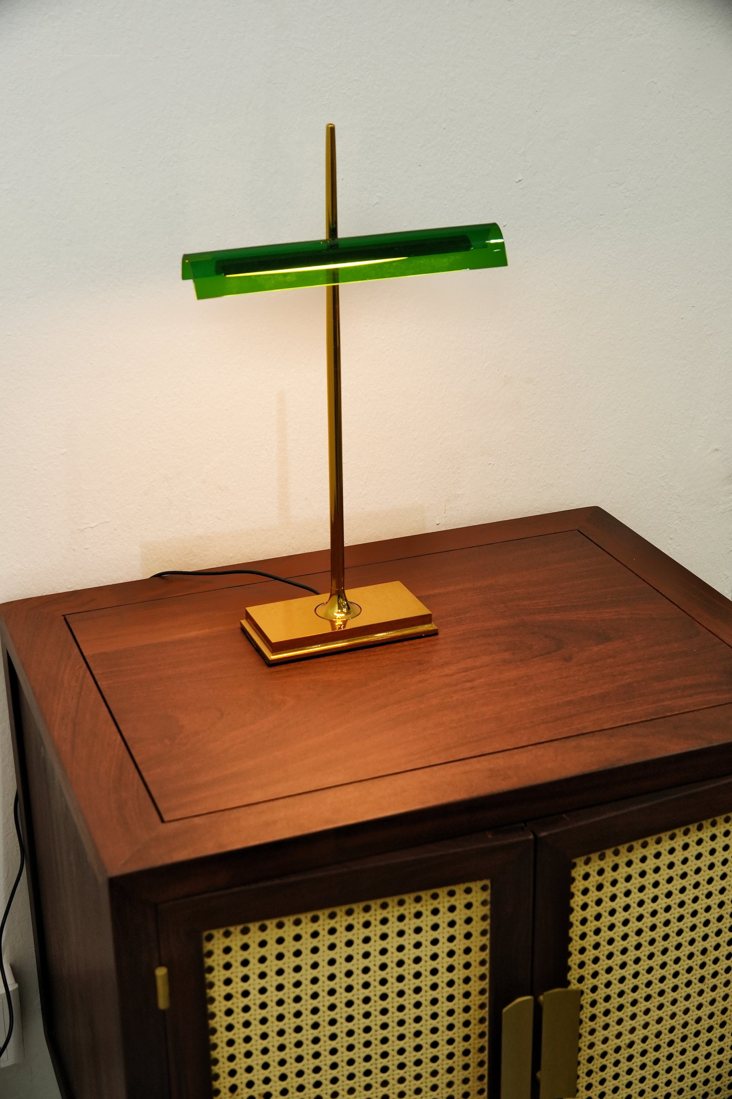 Elegant Touch-Activated Desk Lamp with Adjustable Brightness and Brass Base,Italian classical
