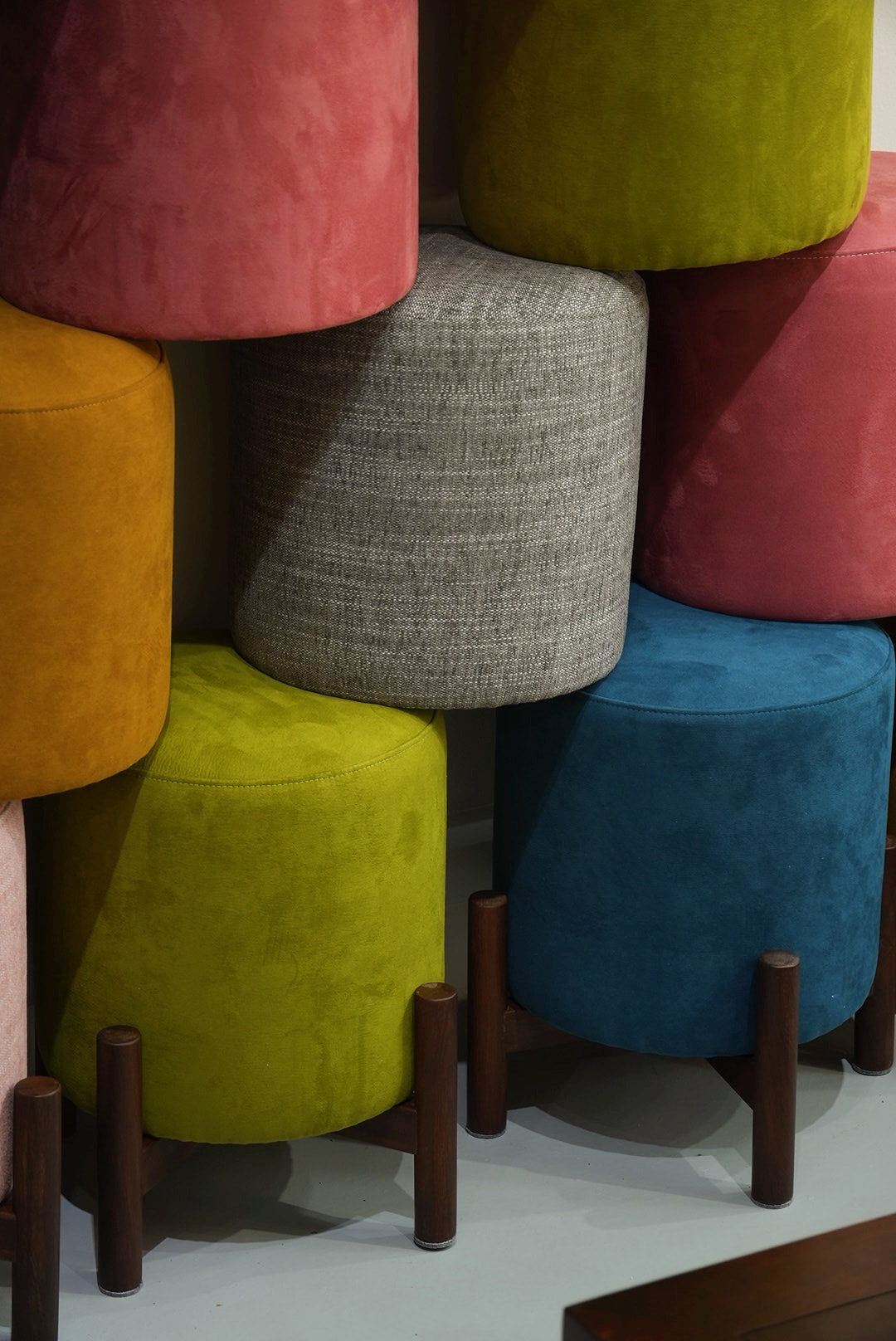 Modern Upholstered Stool - Stylish and Versatile Seating Solution, multiple colors - SOHOO