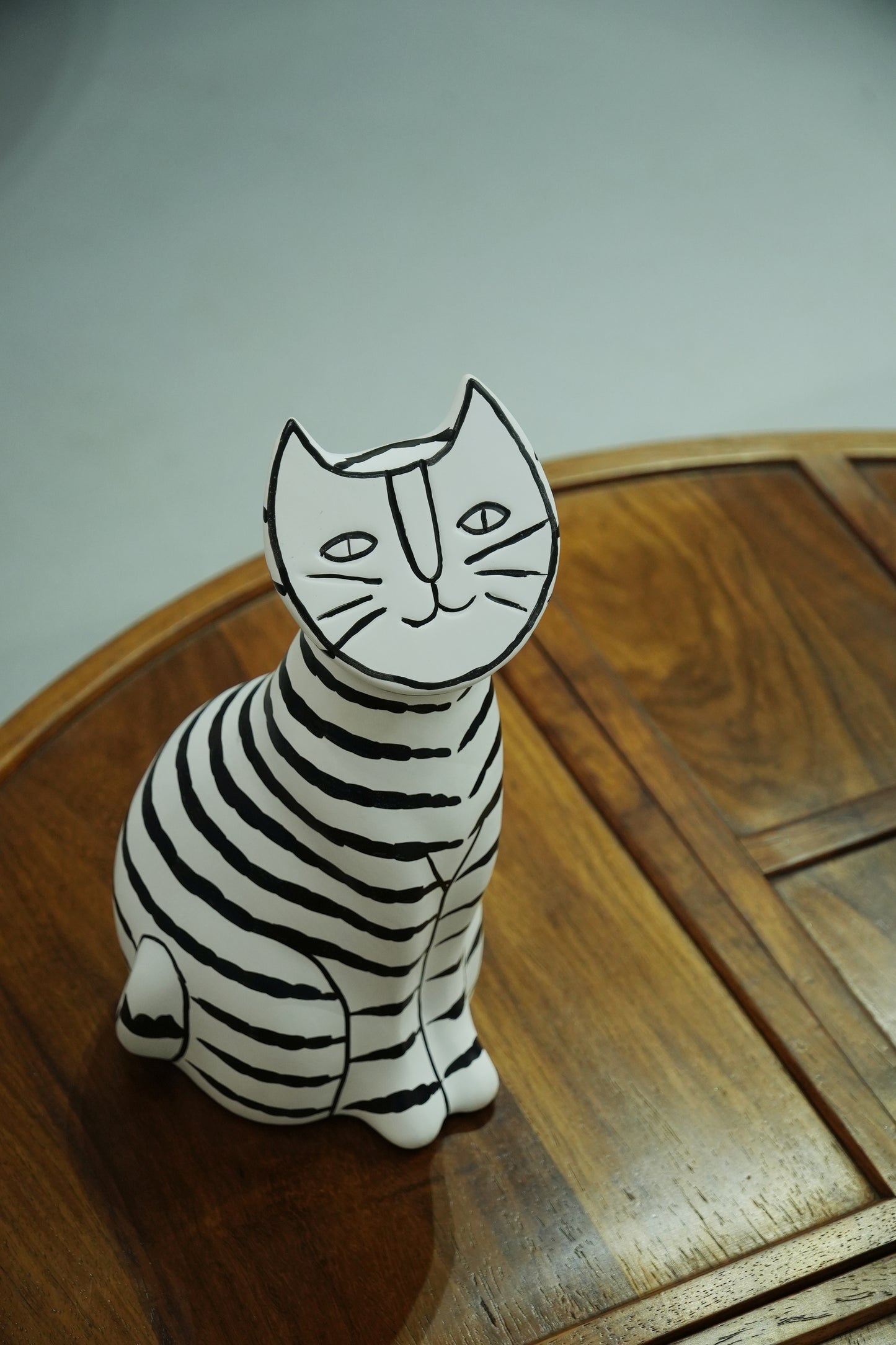 Hand-Painted Striped Cat Figurine – Whimsical Ceramic Decor