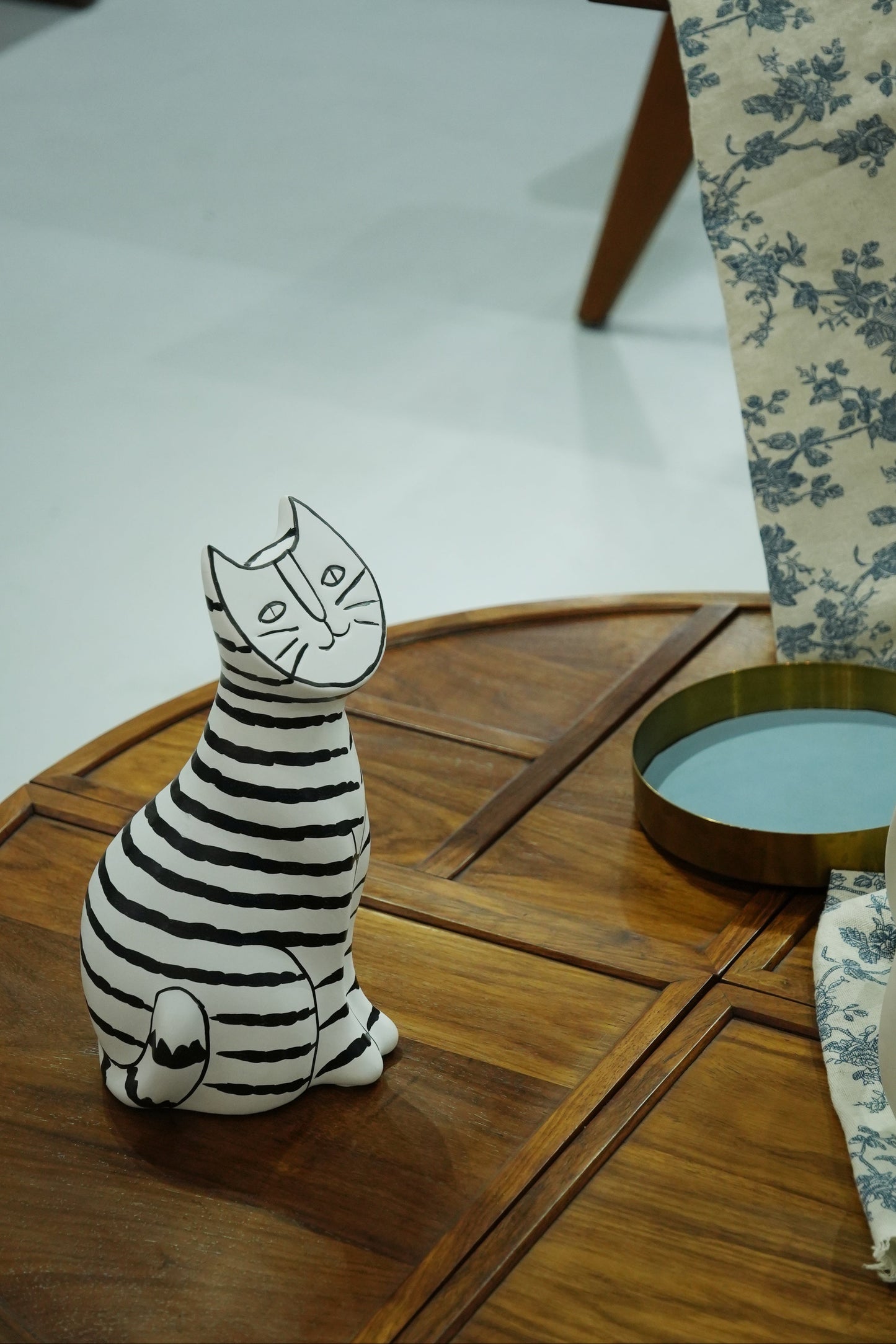 Hand-Painted Striped Cat Figurine – Whimsical Ceramic Decor