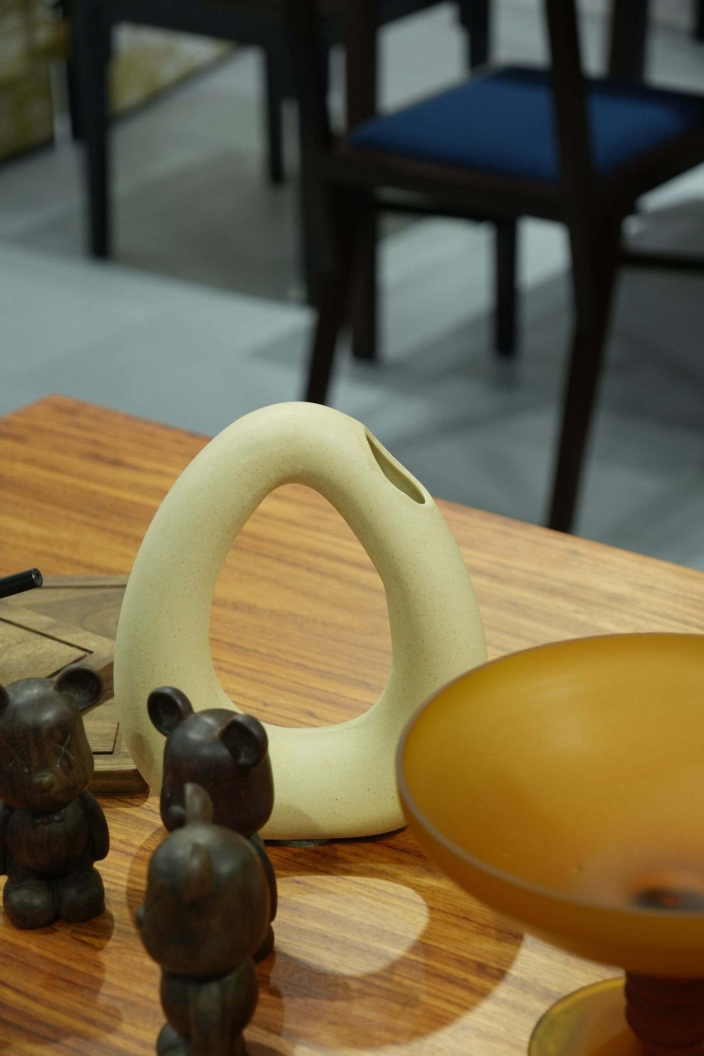 Abstract Ceramic Vase - A Modern Masterpiece for Your Space - SOHOO