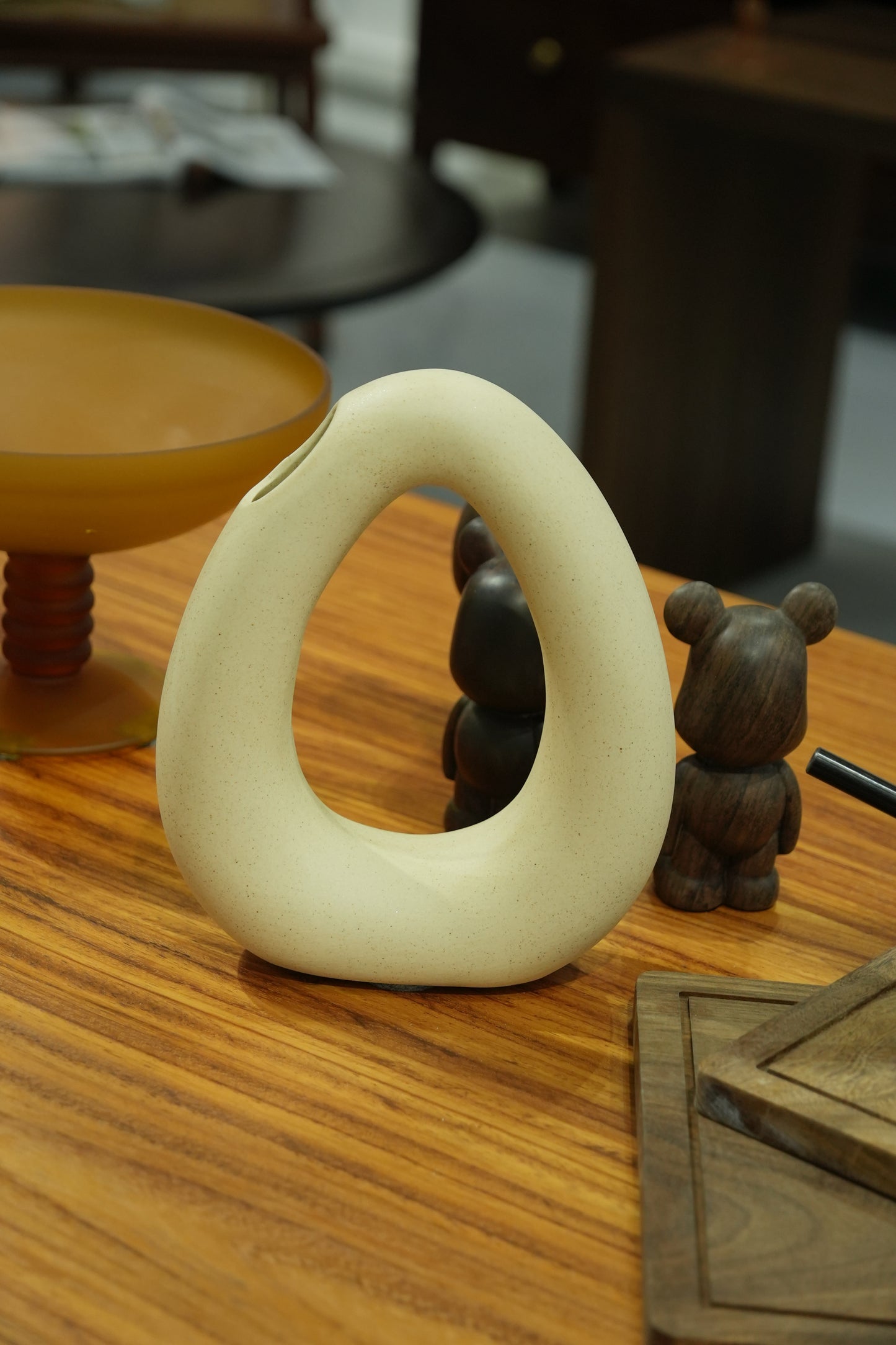 Abstract Ceramic Vase - A Modern Masterpiece for Your Space - SOHOO