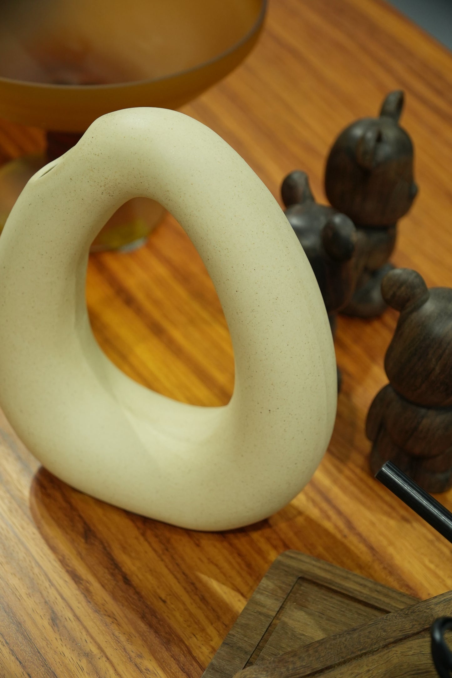 Abstract Ceramic Vase - A Modern Masterpiece for Your Space - SOHOO