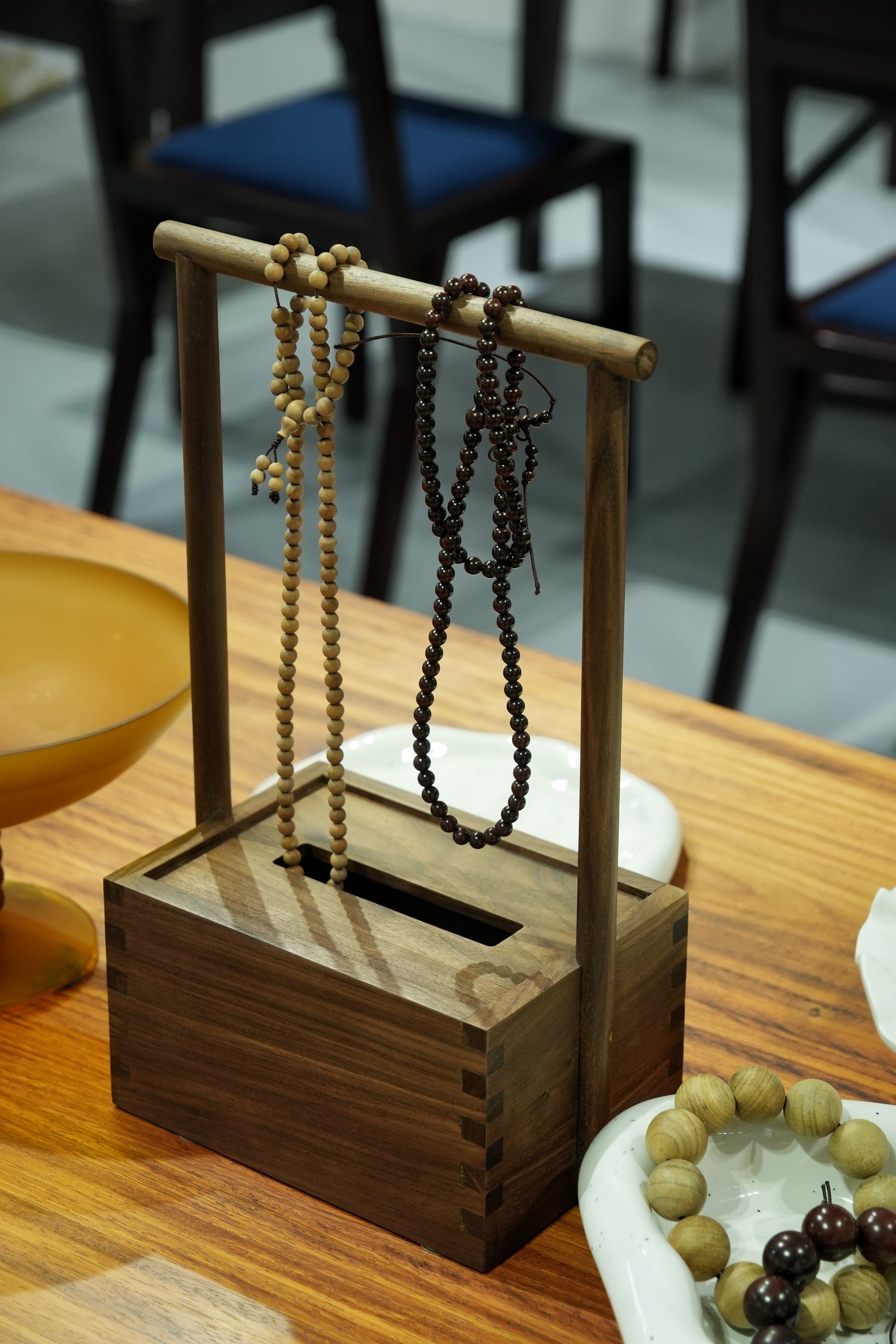 Handcrafted walnut Mortise and Tenon Wooden Tissue Box – Timeless Craftsmanship - SOHOO
