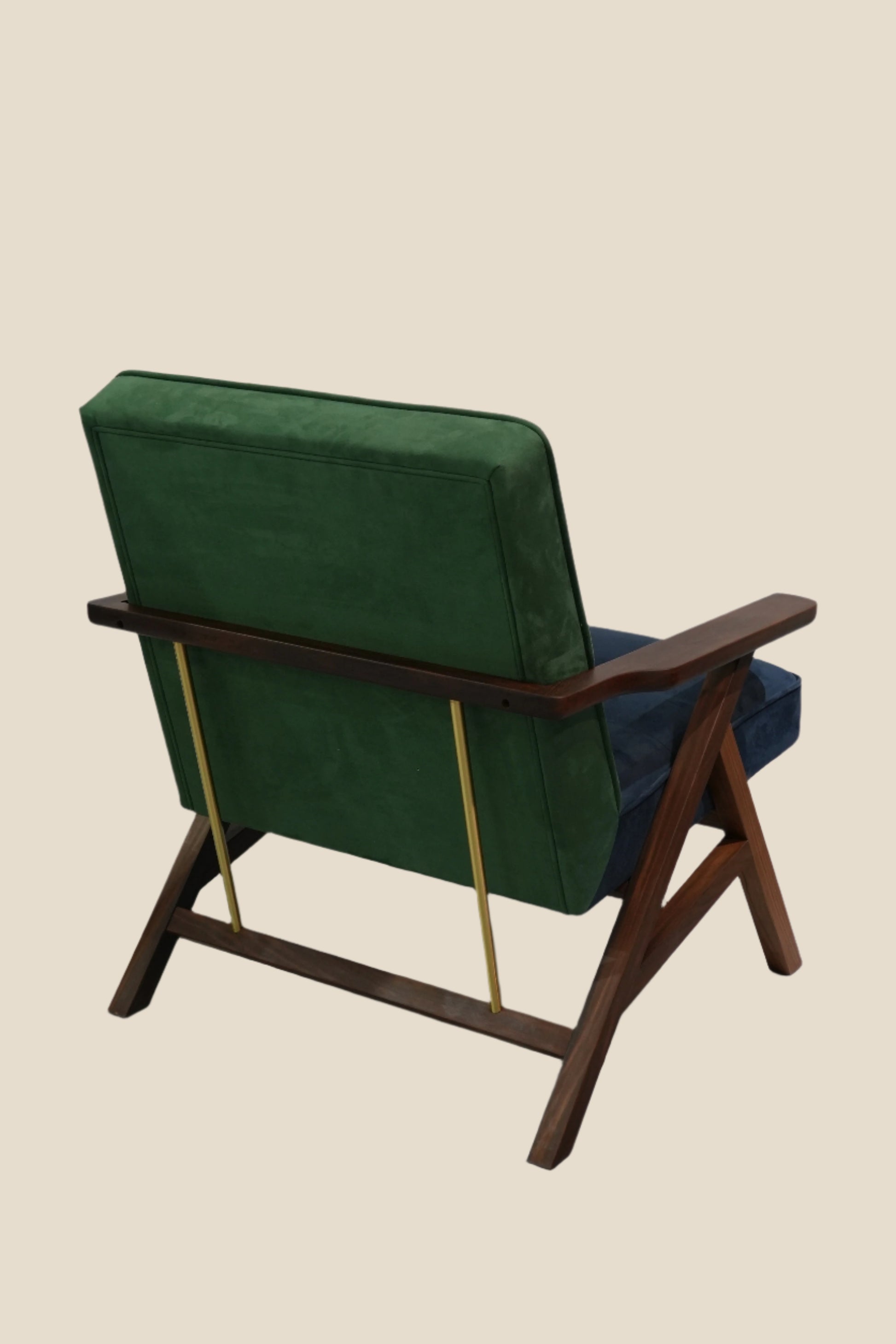 Handcrafted Lounge Chair and Stool Set for Modern Living Rooms - SOHOO