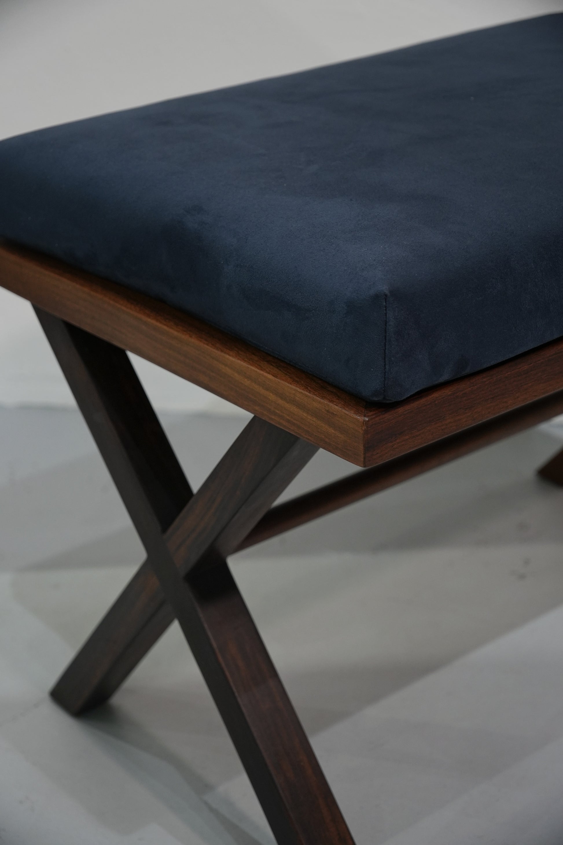 Handcrafted Lounge Chair and Stool Set for Modern Living Rooms - SOHOO