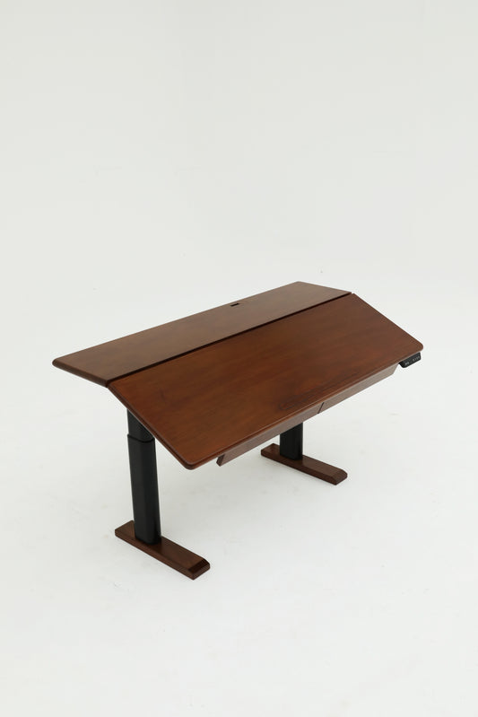 Handcrafted height-adjustable table and chair set, used from children to adult, family friendly - SOHOO