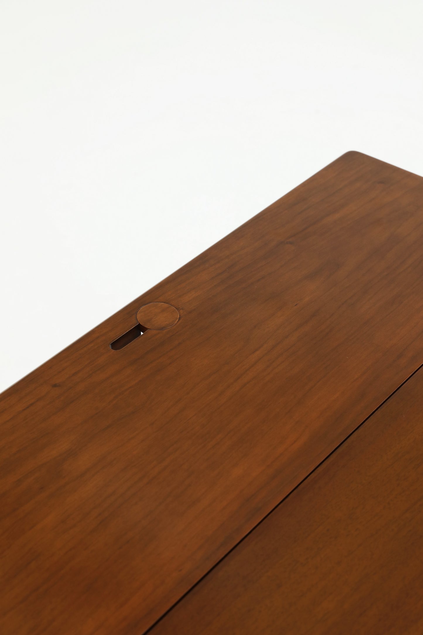 Handcrafted height-adjustable table and chair set, used from children to adult, family friendly