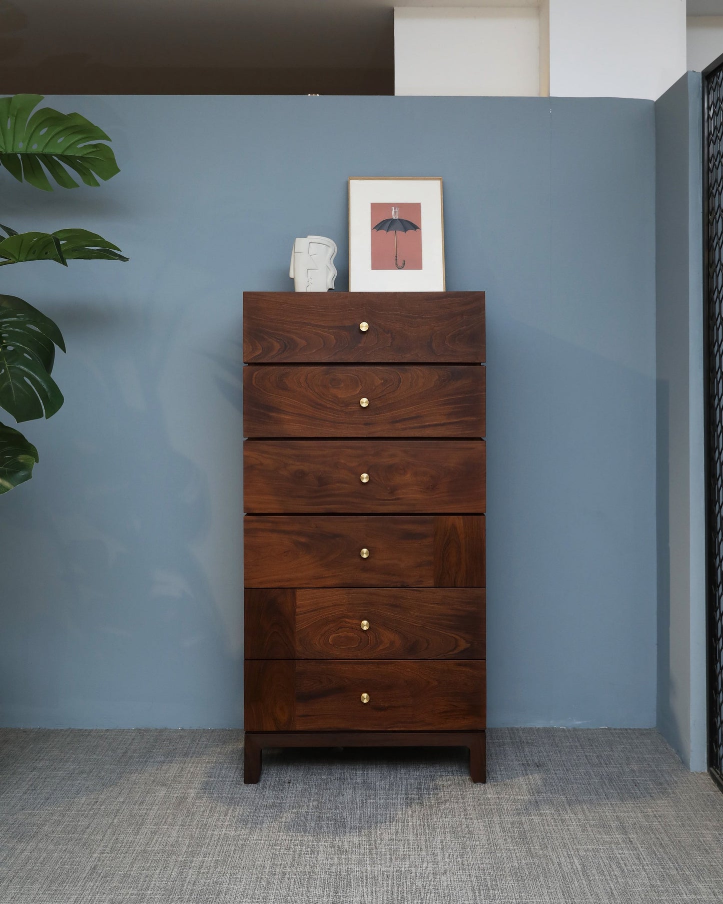 Handcrafted hardwood Five-Drawer Chest - Timeless Elegance and Functionality - SOHOO
