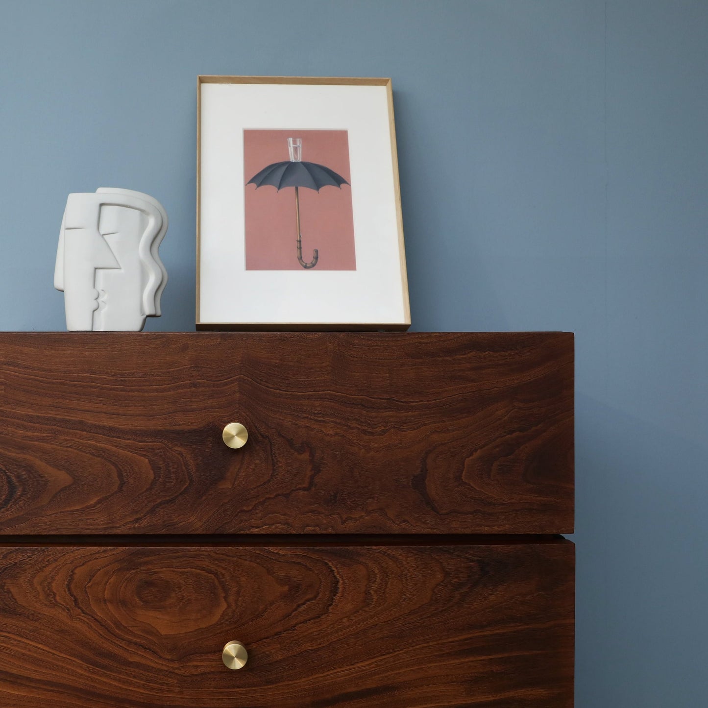 Handcrafted hardwood Five-Drawer Chest - Timeless Elegance and Functionality - SOHOO