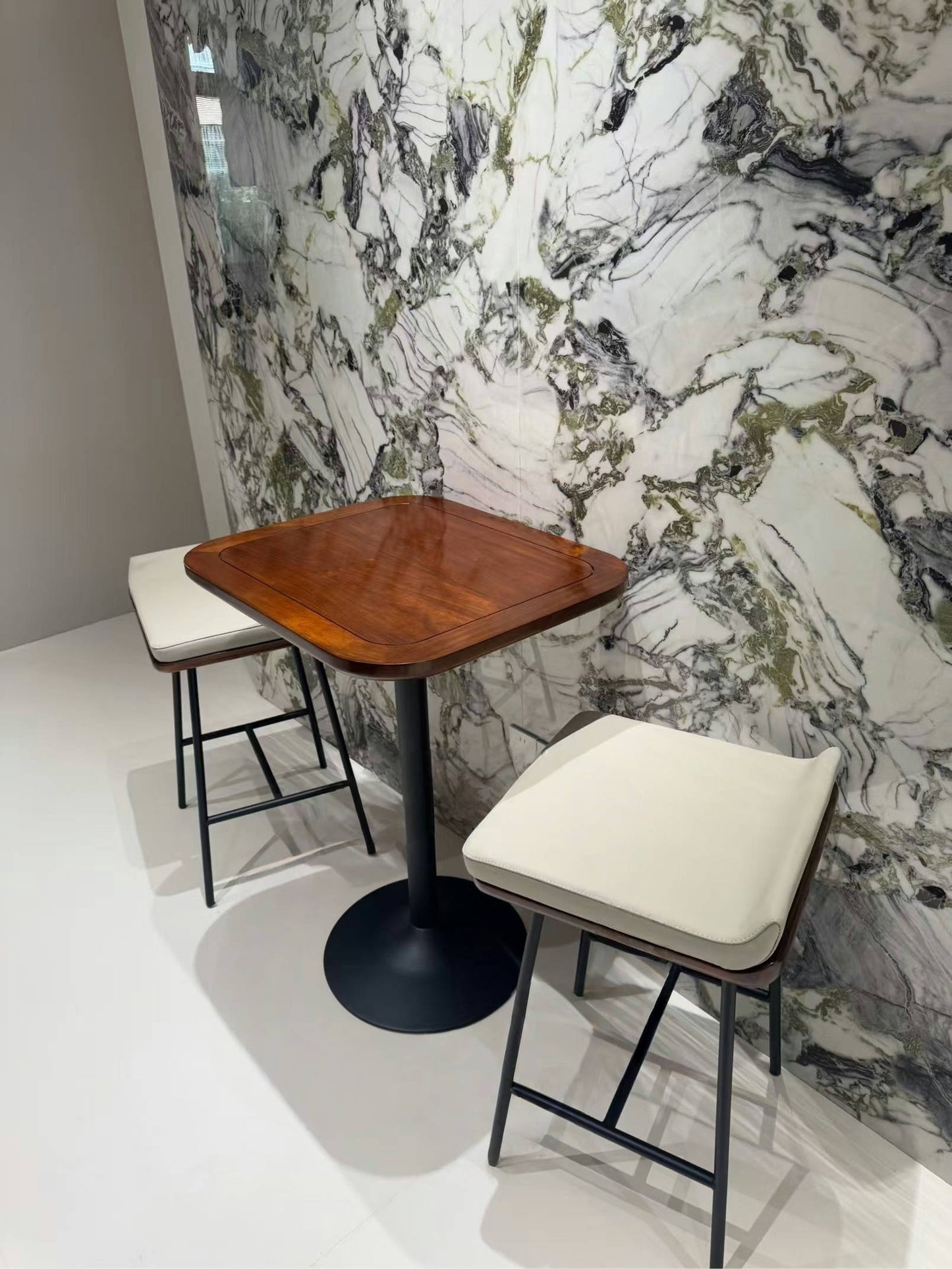 Solid Wood Round Dining Table - SOHOO