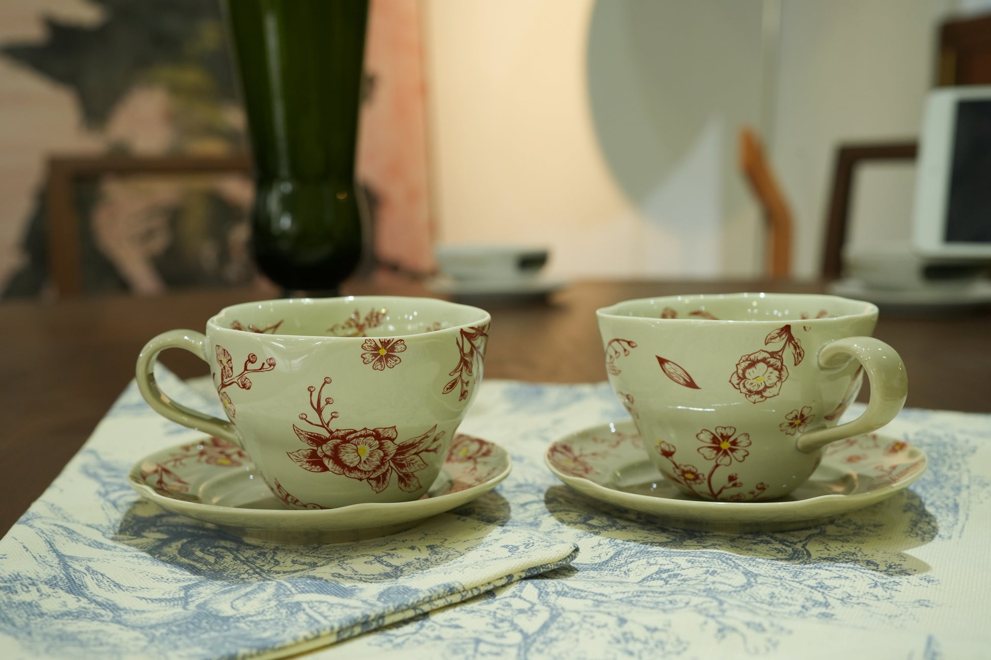 Hand-Painted Ceramic Teacup and Saucer Set – Timeless Floral Elegance - SOHOO