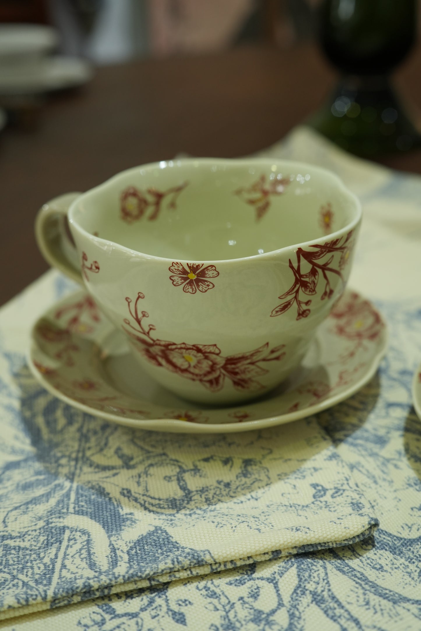 Hand-Painted Ceramic Teacup and Saucer Set – Timeless Floral Elegance
