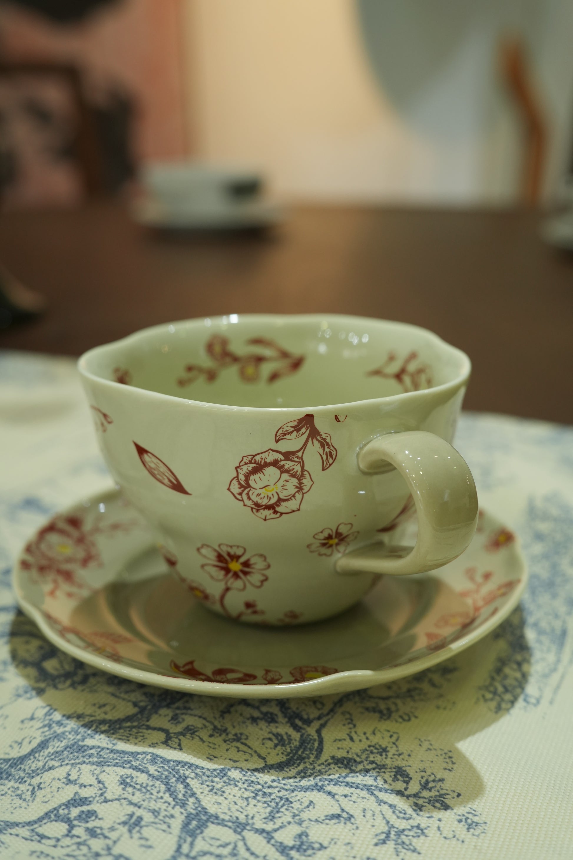Hand-Painted Ceramic Teacup and Saucer Set – Timeless Floral Elegance - SOHOO