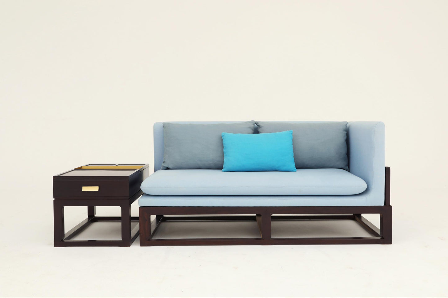 Handcrafted hardwood Three-Seater Sofa, easy-clean, skin-friendly, single-seater sofa