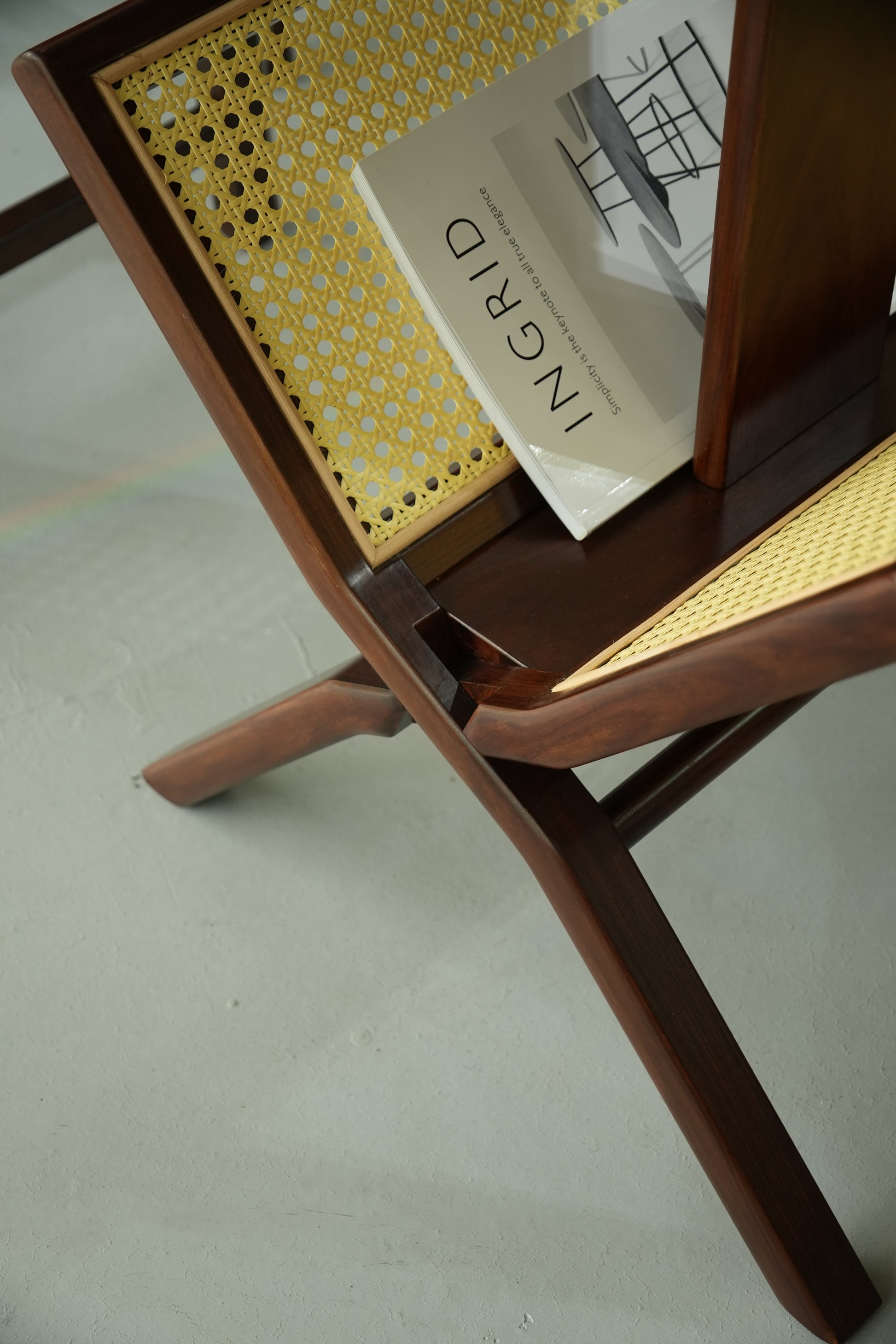 Handcrafted hardwood Foldable Cane Accent Side Table with Mortise and Tenon Structure, Detachable and Car-Friendly Design - SOHOO 