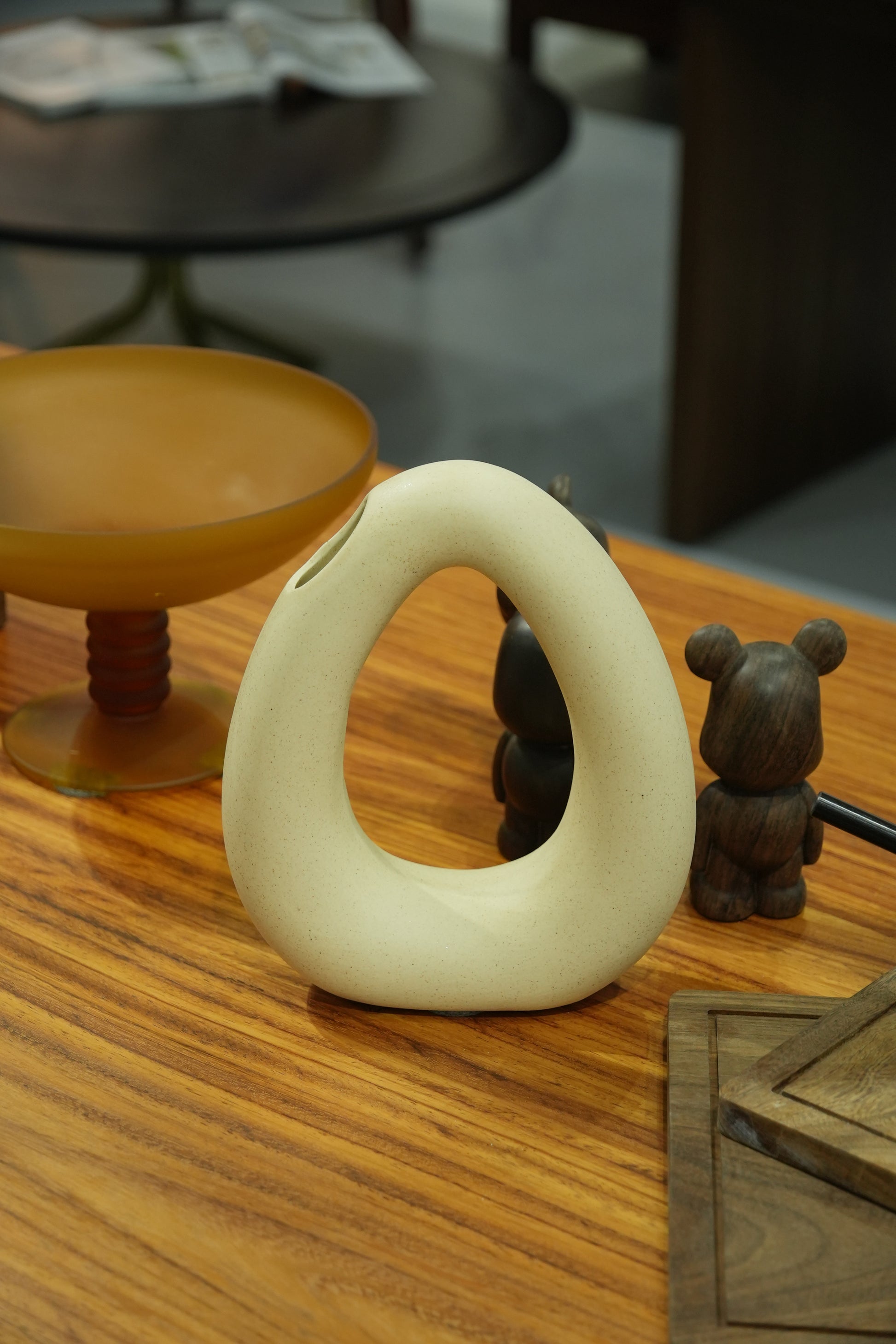 Abstract Ceramic Vase - A Modern Masterpiece for Your Space - SOHOO 