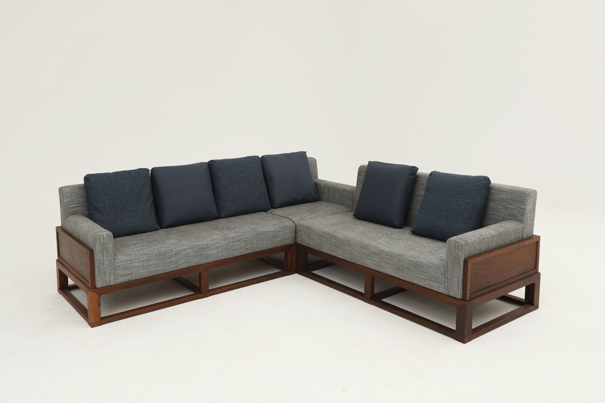Handcrafted  hardwood modern Three-Seater Sofa， easy-clean, skin-friendly, single-seater sofa - SOHOO 