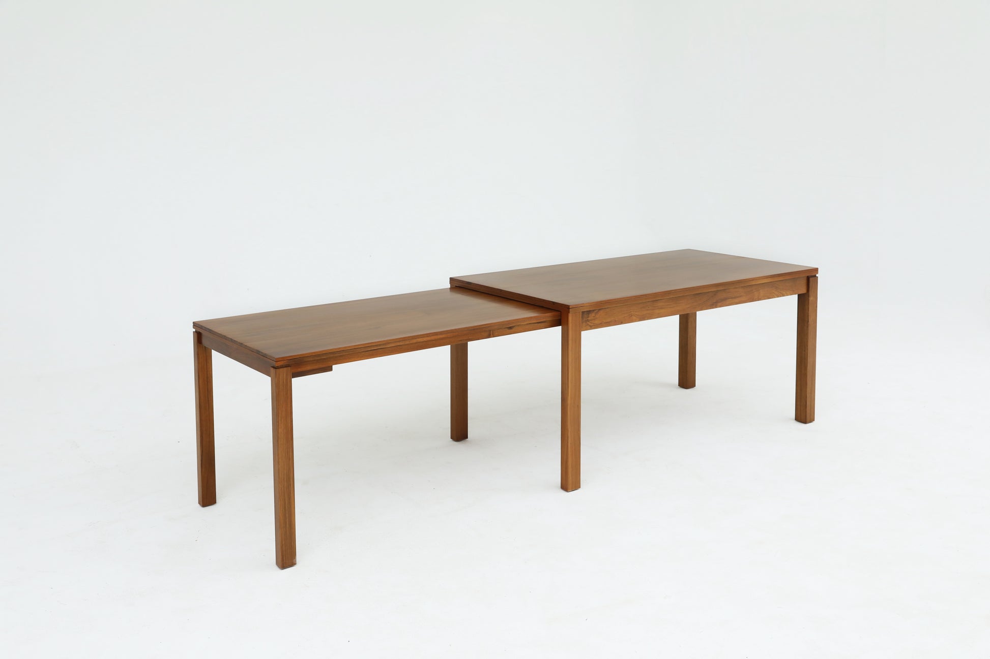 Minimalist Extendable Myamar Teak  Dining Table | Flexible Size for Every Occasion - SOHOO 