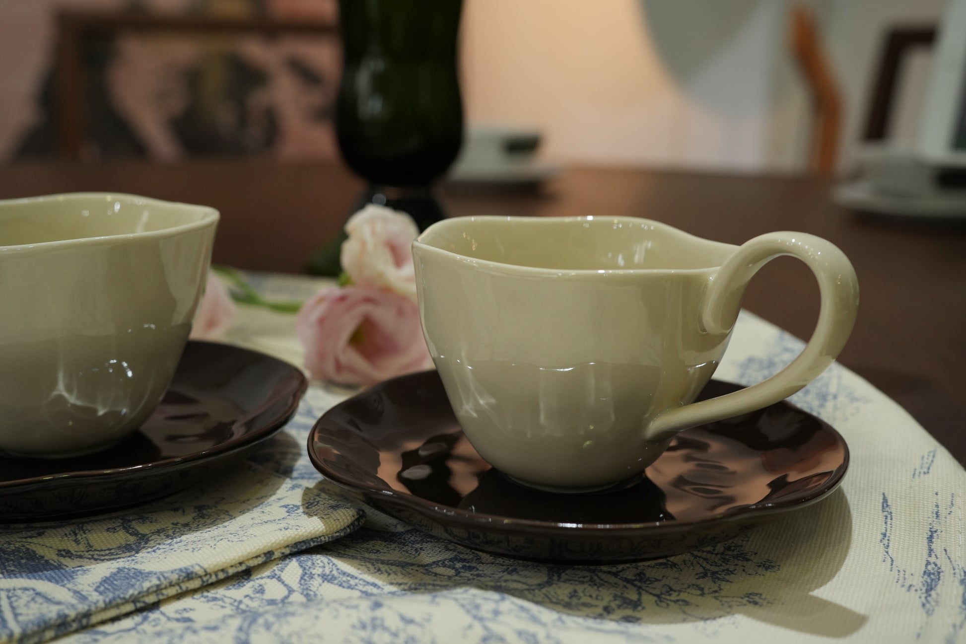 Artisan Ceramic Coffee Cup & Saucer – A Blend of Modern & Classic Design - SOHOO 